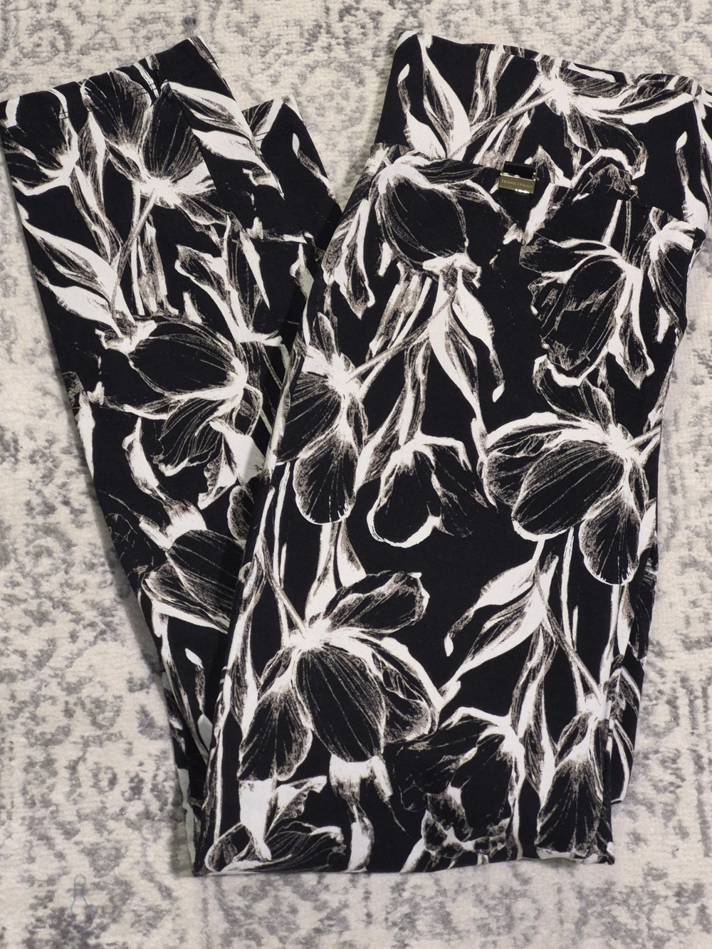 Frank Lyman Design Black and White Floral Leggings